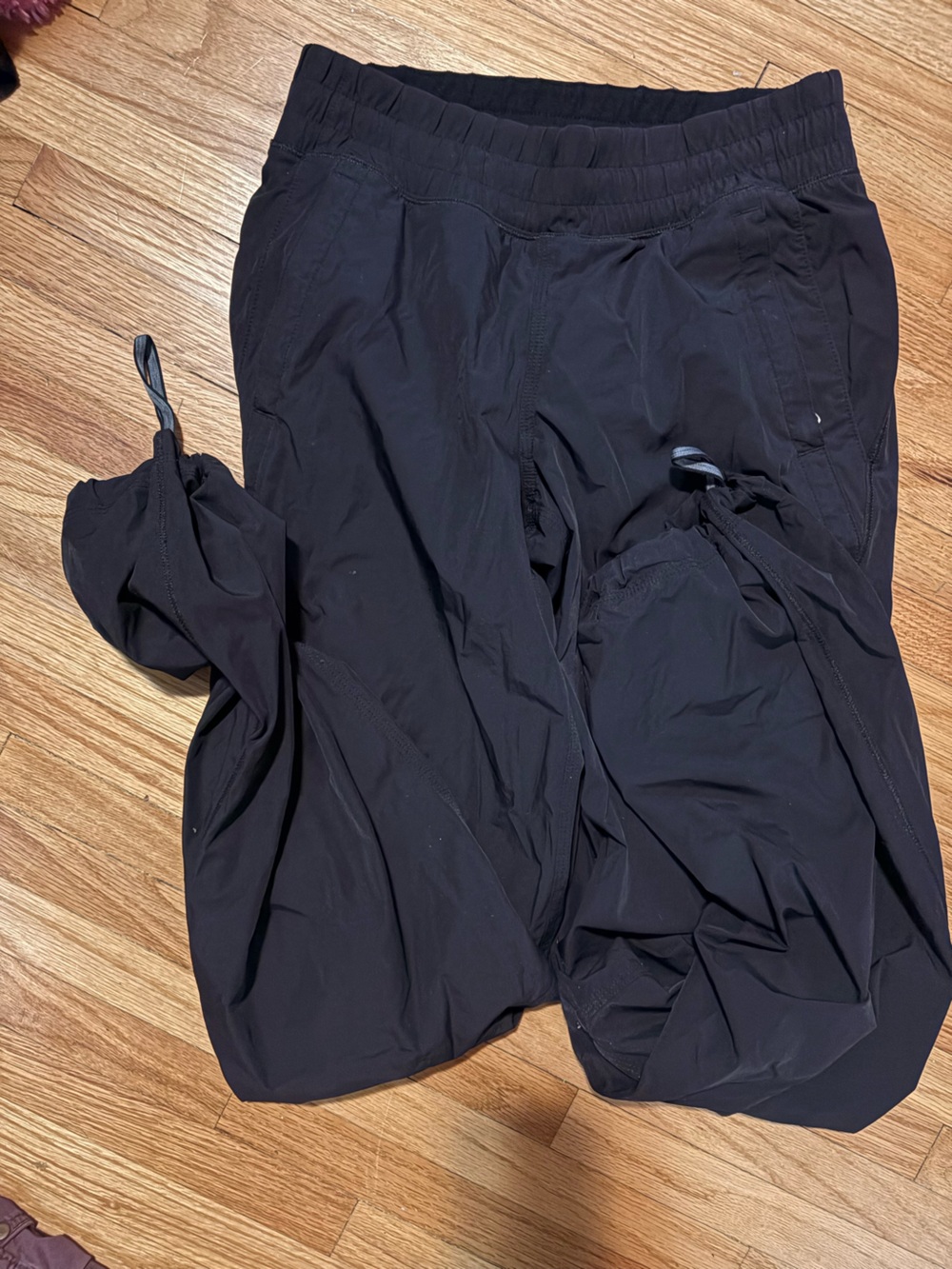 Black Lululemon lined dog runner pants size 2 dot confirmed